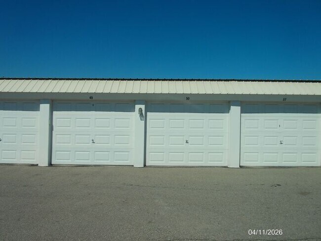 Building Photo - 50450 Bay Run N