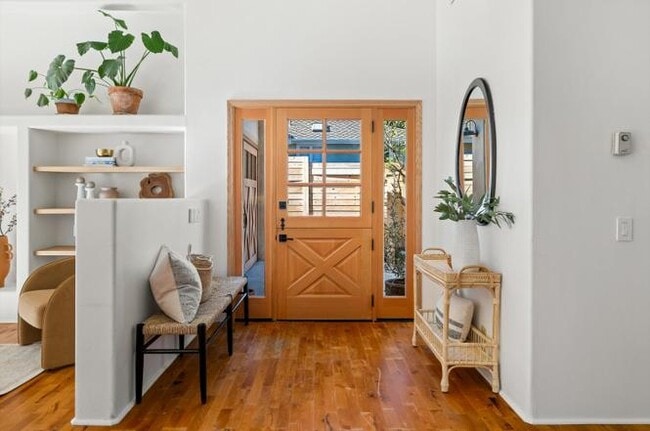 Building Photo - 829 Marilla Ave