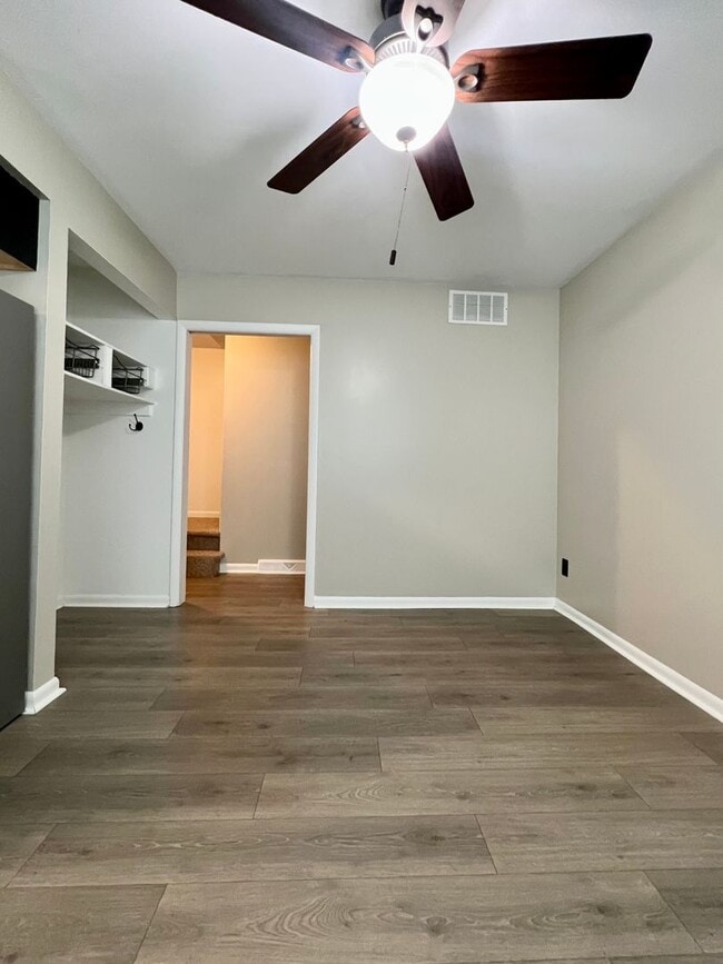 Building Photo - 3 Bedroom Duplex in Kalamazoo