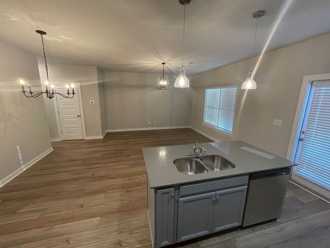 Building Photo - Home for Rent in Weaver, AL!!!  View with 48 Hours Notice!