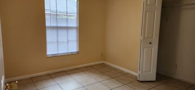Building Photo - 4 bedroom 2 bath