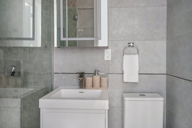 Building Photo - 317w E 14th St