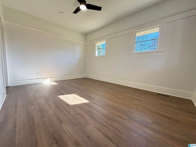 Building Photo - 219 47th Pl N