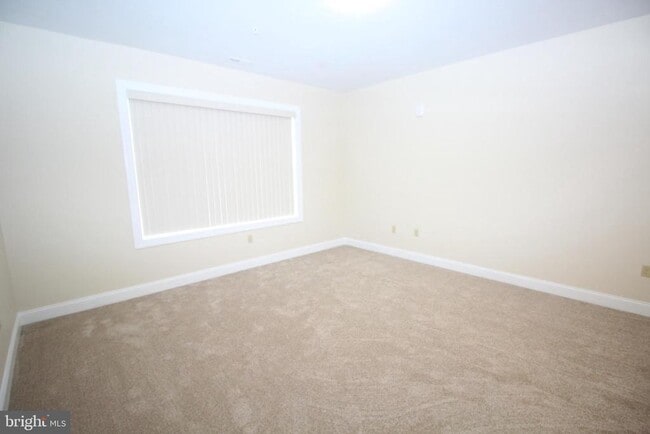 Building Photo - 1665 Kenton Rd