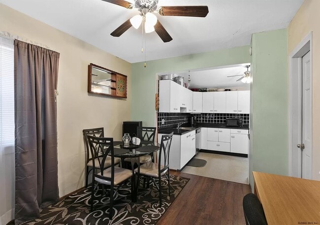 Building Photo - 20 Dott Ave