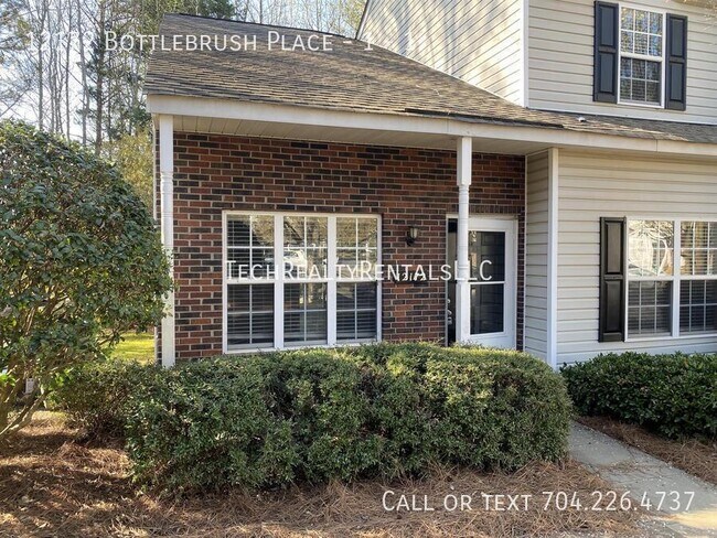 Primary Photo - 12172 Bottlebrush Pl