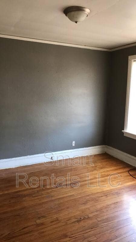Building Photo - 3807 Keokuk St