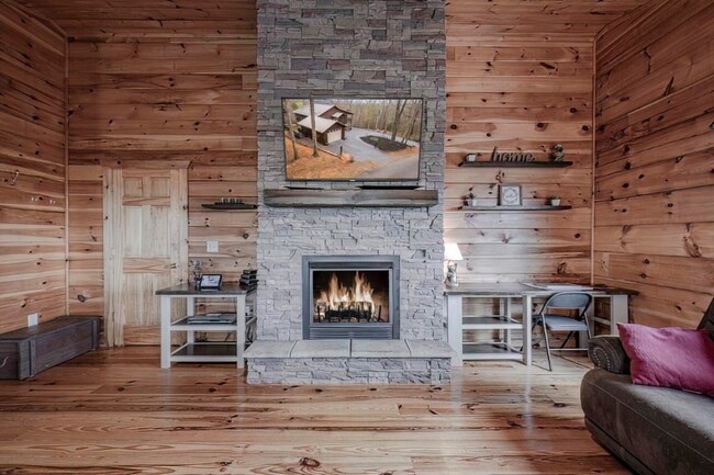 Building Photo - 54 Henderson Ln