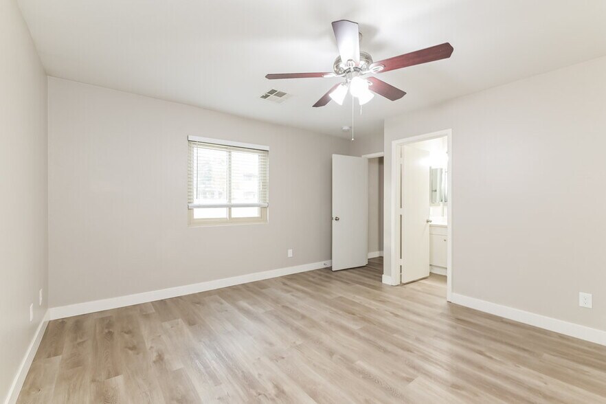 Building Photo - 1057 Spotted Bull Ct