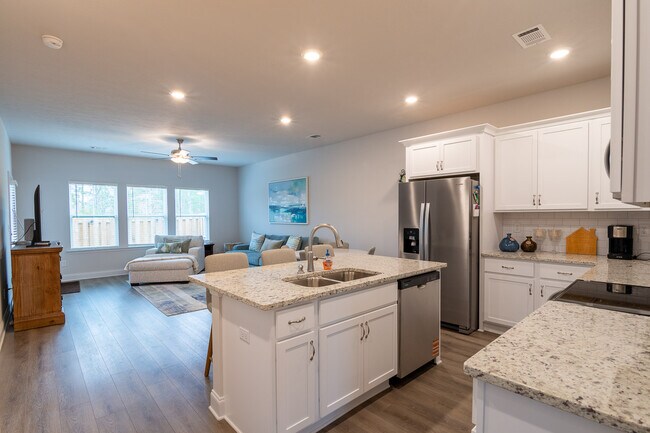 Building Photo - 1091 Primrose Dr