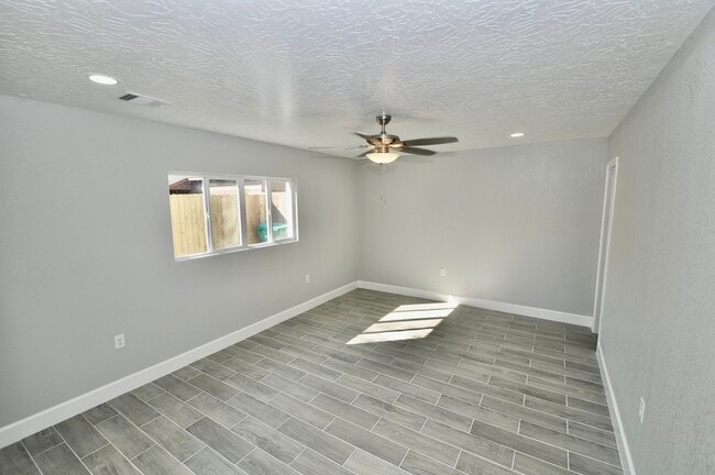 Building Photo - 734 Hambrick Ct