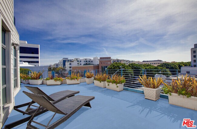Building Photo - 1358 4th St