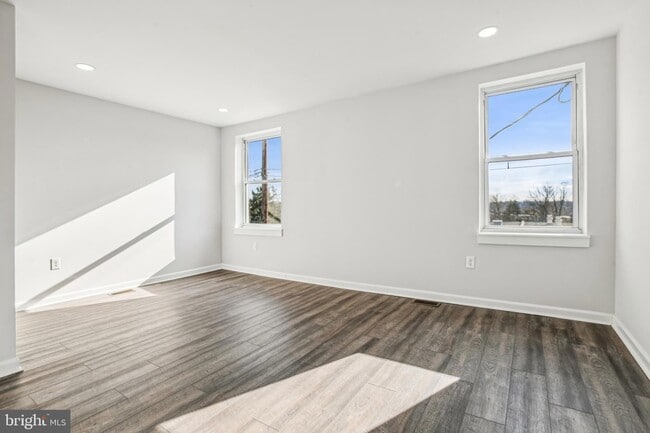 Building Photo - 3219 Presstman St