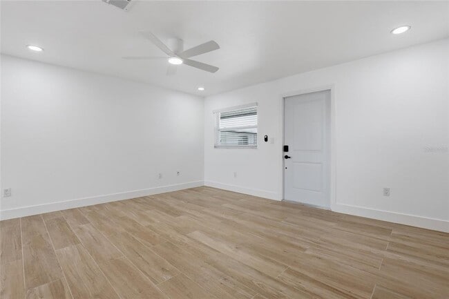 Building Photo - 4460 Oakley St