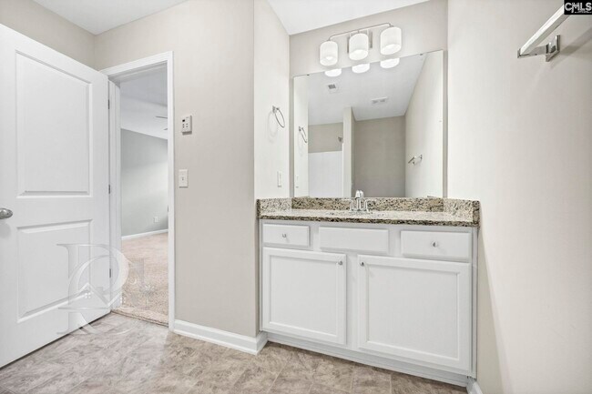 Building Photo - 131 Hunters Grove Dr