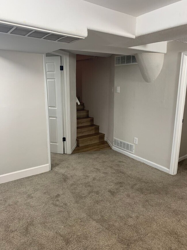 Building Photo - 2102 8th Ave