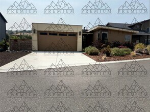 Building Photo - 3 BED 2 BATH FULLY FURNISHED HOME!!!