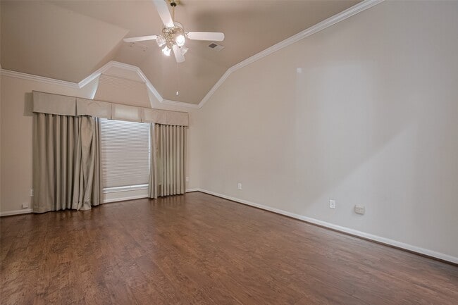 Building Photo - 8814 Fairbloom Ln