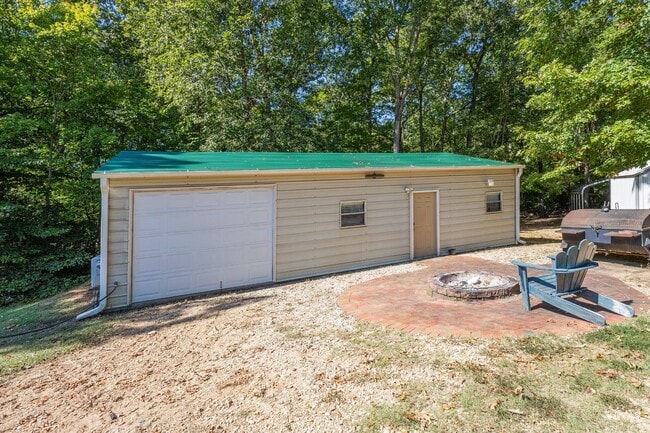 Building Photo - 295 Gary Dr