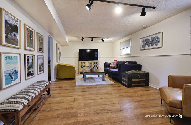 Building Photo - 15417 W Fair Ln