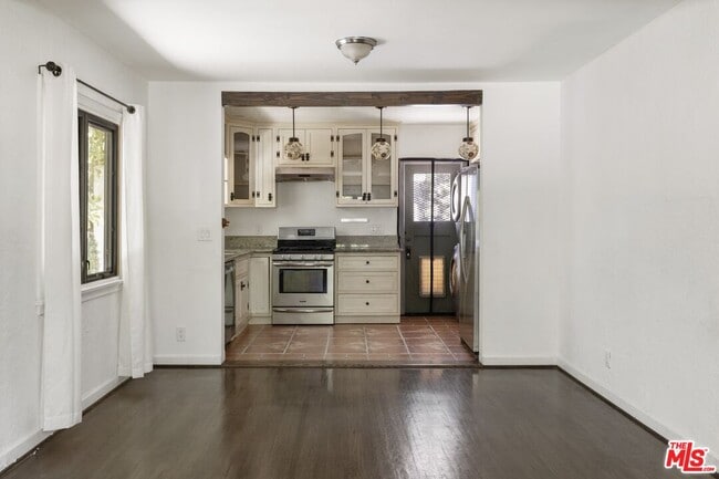 Building Photo - 11269 La Maida St