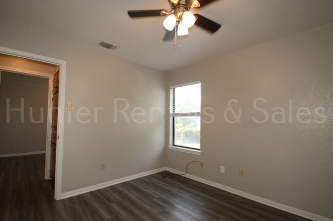 Building Photo - Charming North Killeen Home