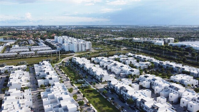 Building Photo - 10447 NW 66th St