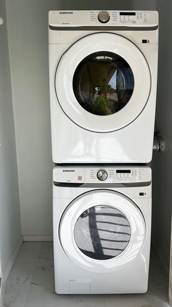 Building Photo - 6796 Palmetto Cir S