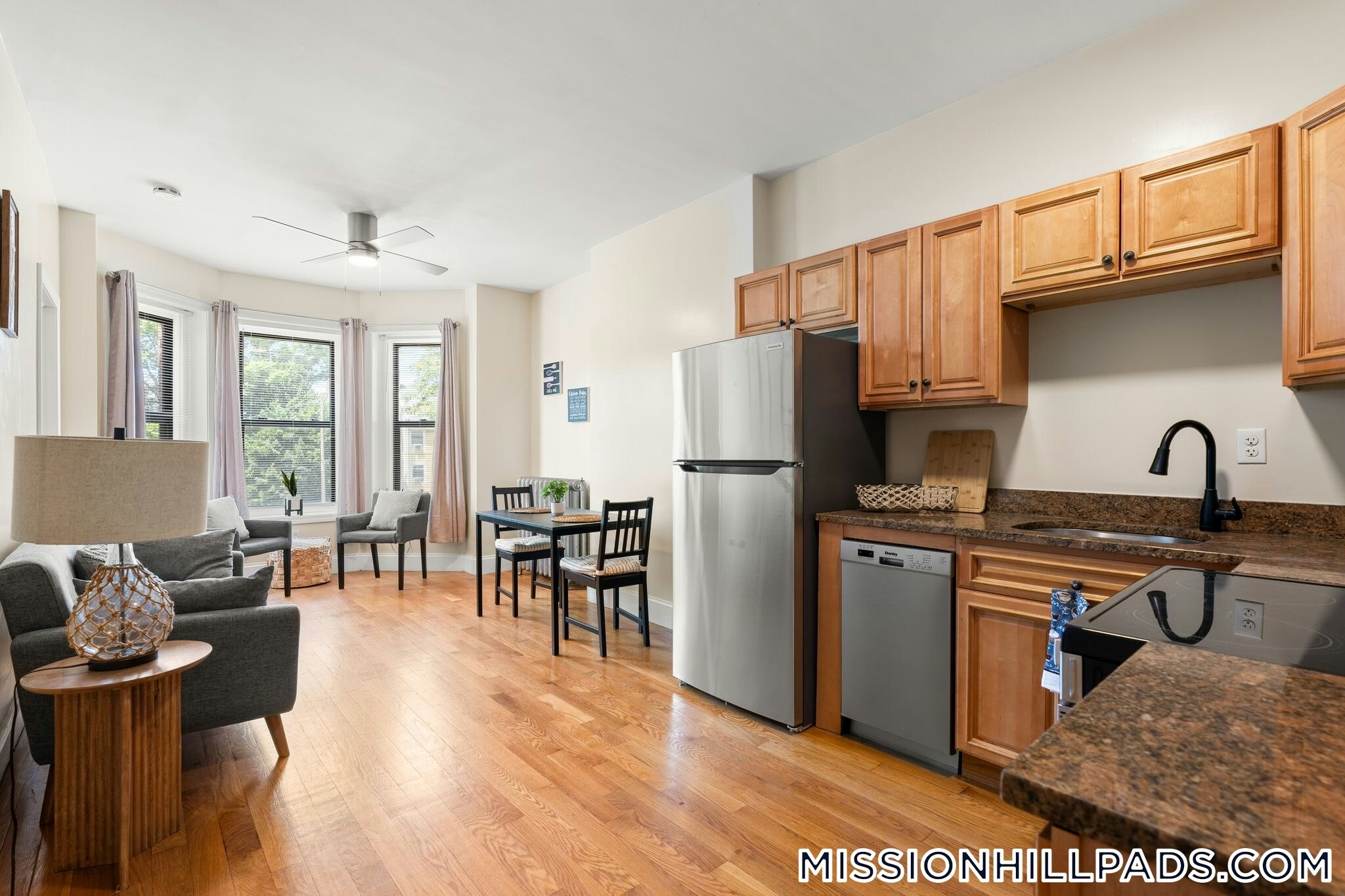 Building Photo - 252 Warren St