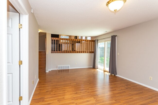 Building Photo - Charming 4-Bedroom Retreat with Modern Upd...
