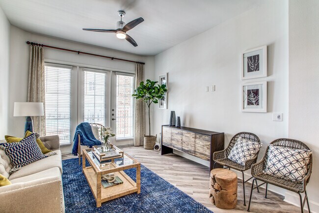 Building Photo - Quiet Luxury Near Lake Houston - 1 Month F...