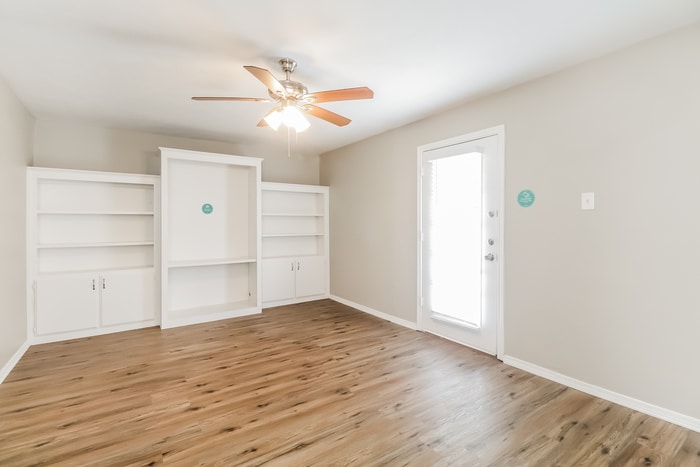 Building Photo - 3310 Ridgehaven St