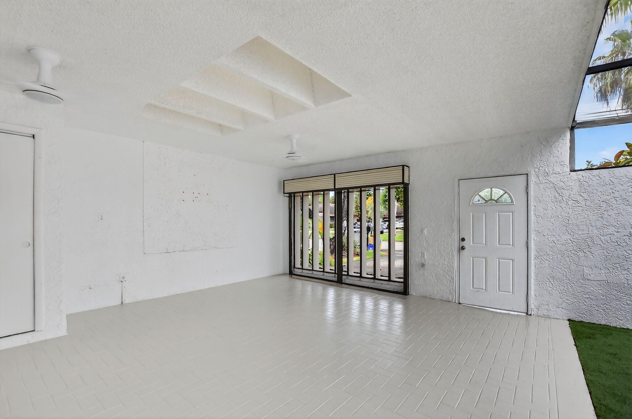 Building Photo - 22576 Vistawood Way