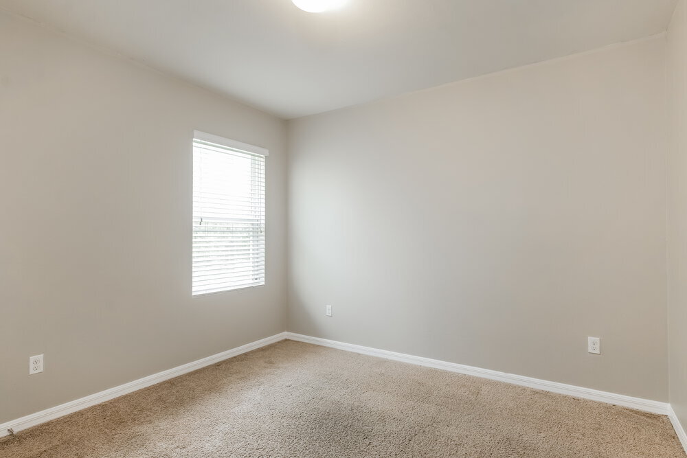 Building Photo - 2002 SE 12th St