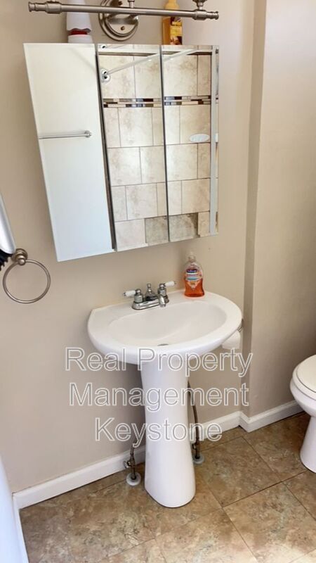 Building Photo - 33 Merritt Ave