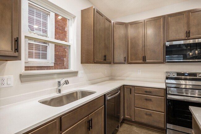 Building Photo - 90 N Princeton Ave