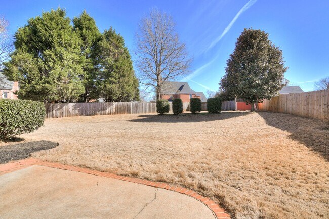 Building Photo - Large 3 Story Home in Evans!