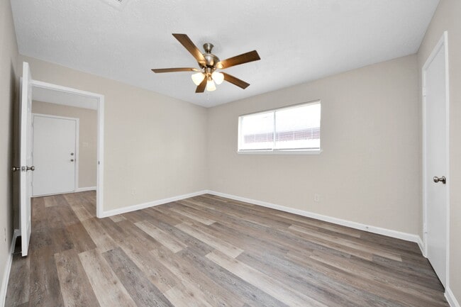 Building Photo - 14235 Rosetta Dr