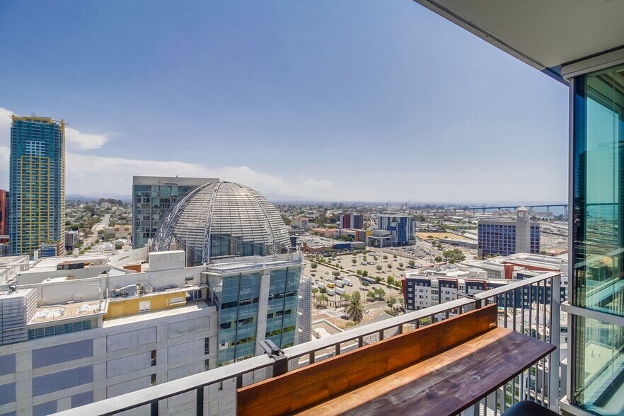 Building Photo - 321 10th Ave