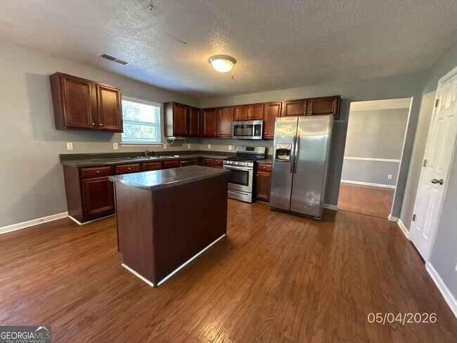 Building Photo - 1002 Odelle Cir