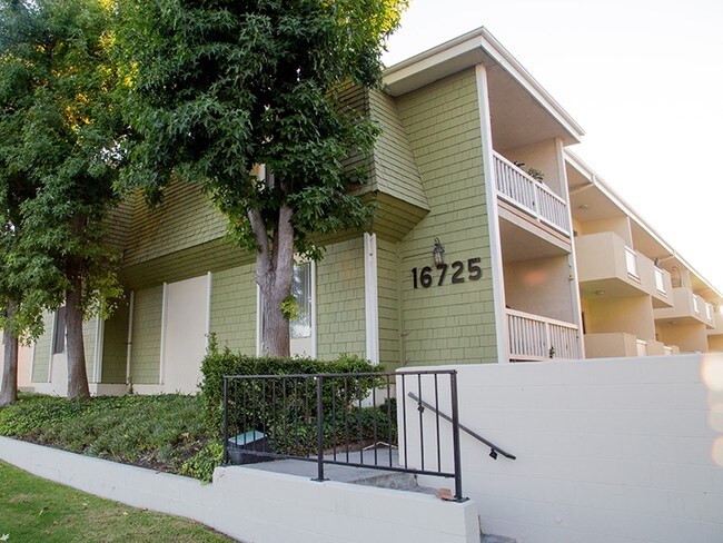 Building Photo - 16635 Yukon Ave