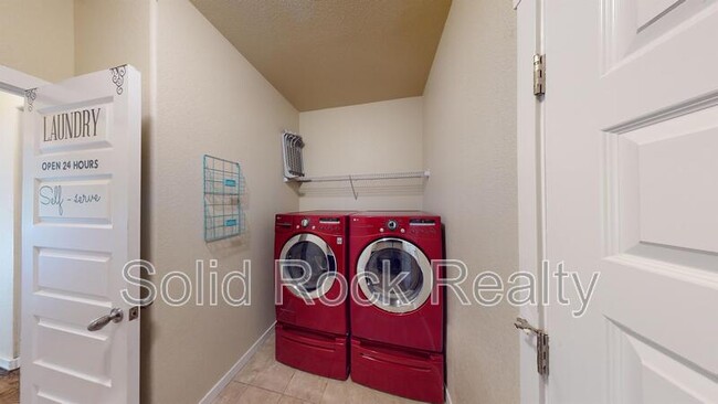 Building Photo - 1097 Antrim Loop
