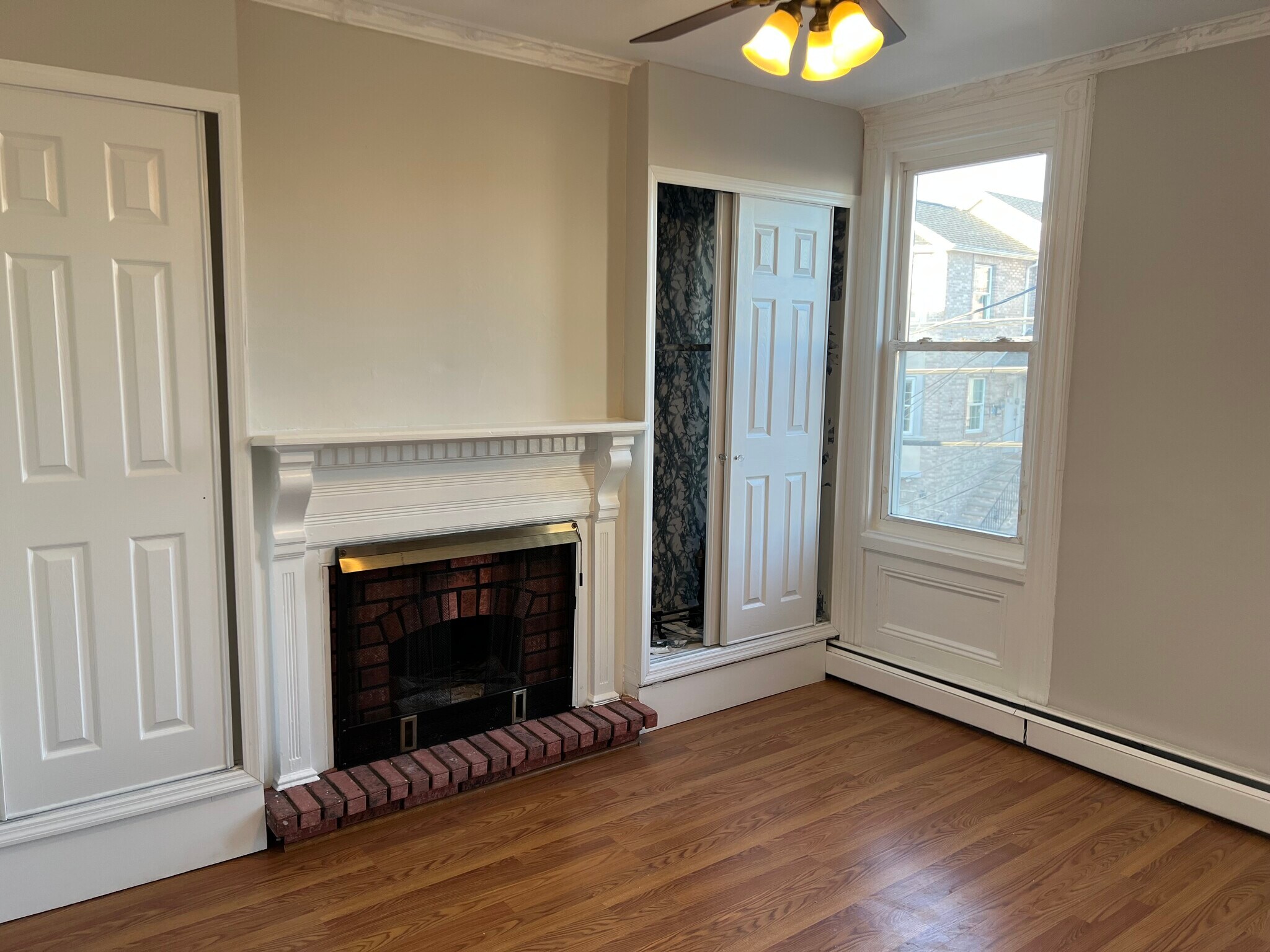 Building Photo - 13 Clover St