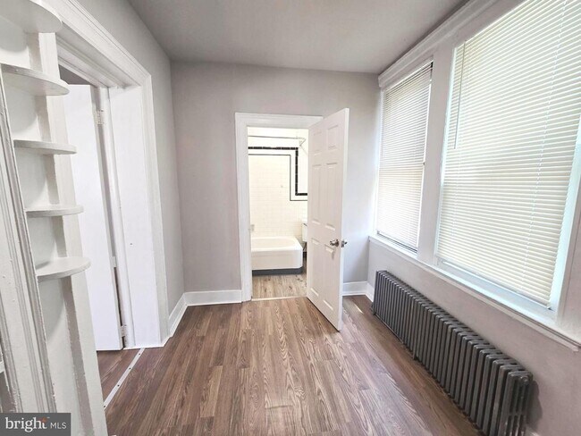 Primary Photo - 5717 N Park Ave