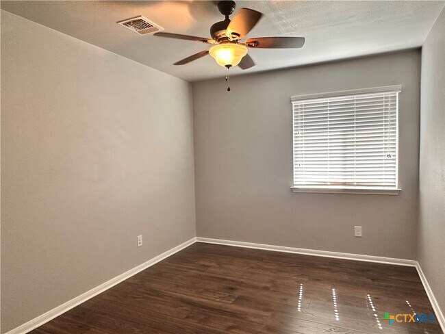 Building Photo - 417 Capistrano Dr