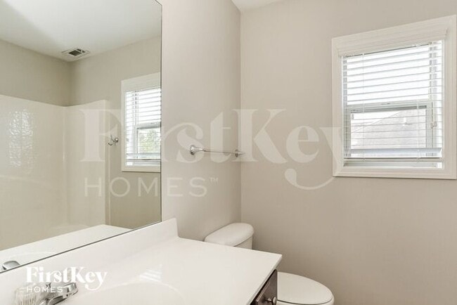 Building Photo - 6252 Stonelake Dr SW