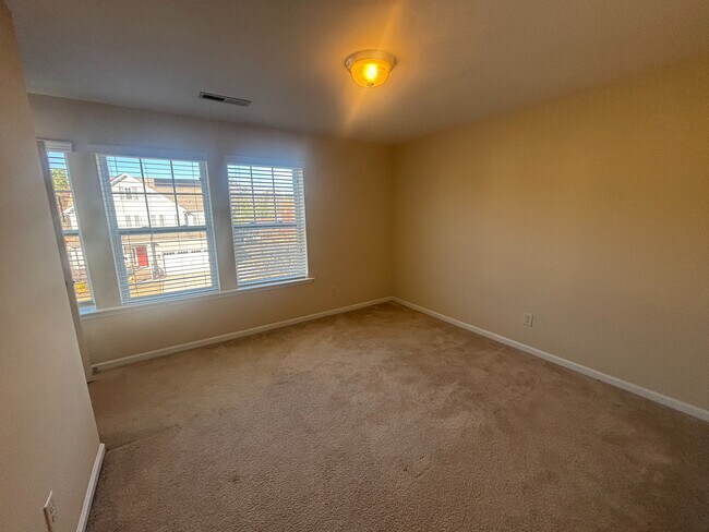 Building Photo - Room in House on Brintons Cottage St