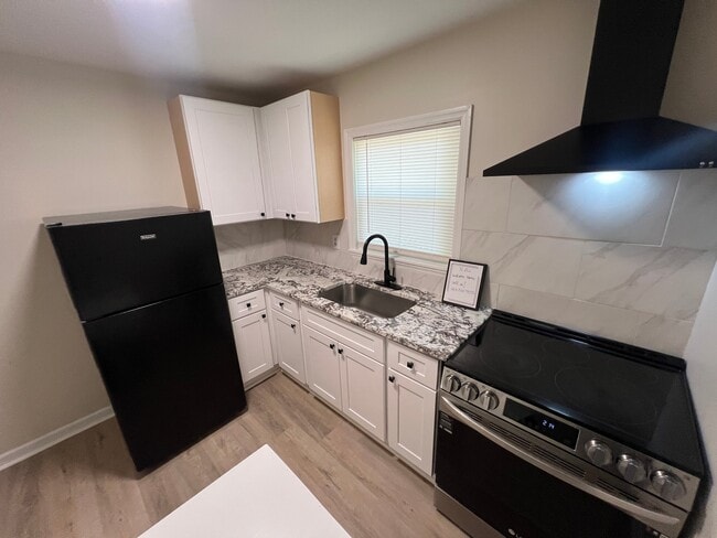 Building Photo - 506 N Line St