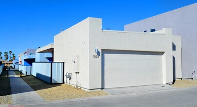 Building Photo - Modern Luxury in Central Tucson!