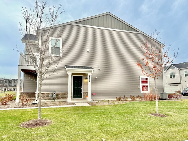 Building Photo - 4397 Chelsea Mnr Cir